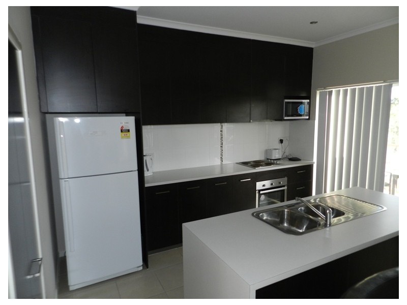 9/9 Cockatoo Drive, New Auckland QLD 4680