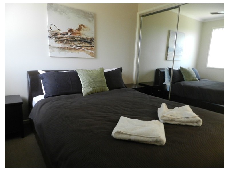 9/9 Cockatoo Drive, New Auckland QLD 4680