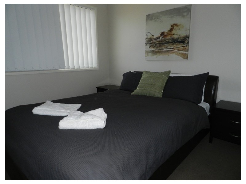 9/9 Cockatoo Drive, New Auckland QLD 4680