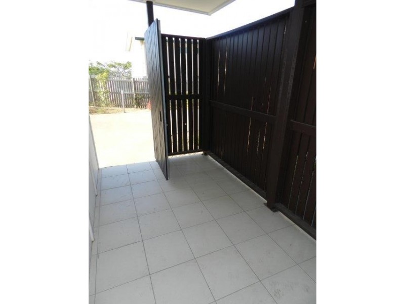 7/9 Cockatoo Drive, New Auckland QLD 4680