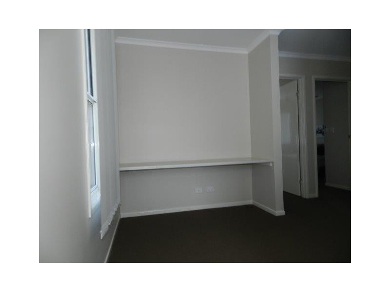 1/9 Cockatoo Drive, New Auckland QLD 4680