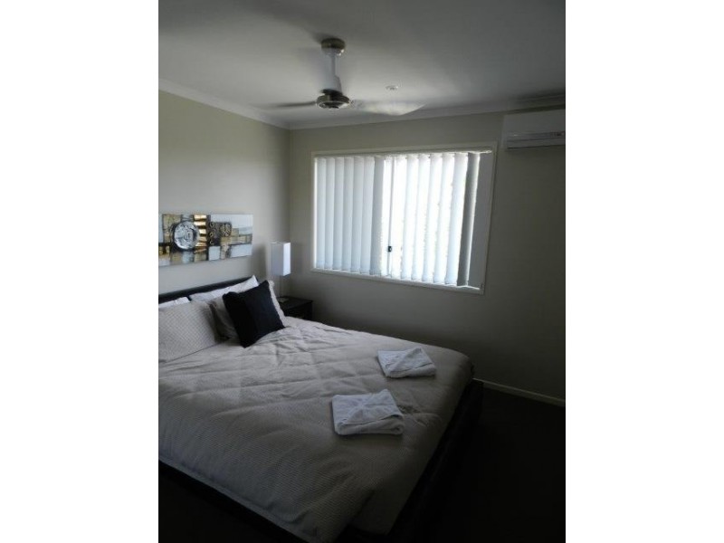 1/9 Cockatoo Drive, New Auckland QLD 4680