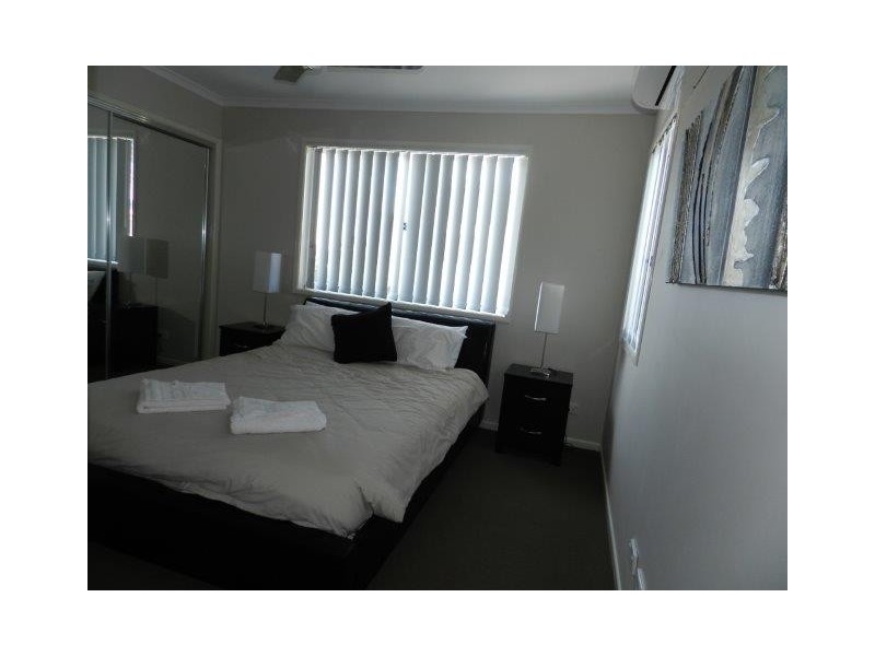 1/9 Cockatoo Drive, New Auckland QLD 4680