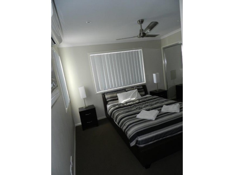 2/9 Cockatoo Drive, New Auckland QLD 4680