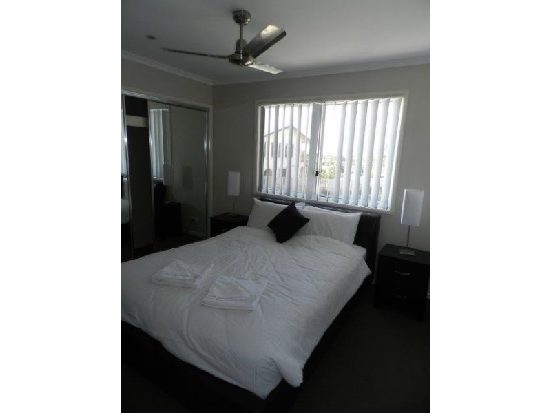 3/9 Cockatoo Drive, New Auckland QLD 4680