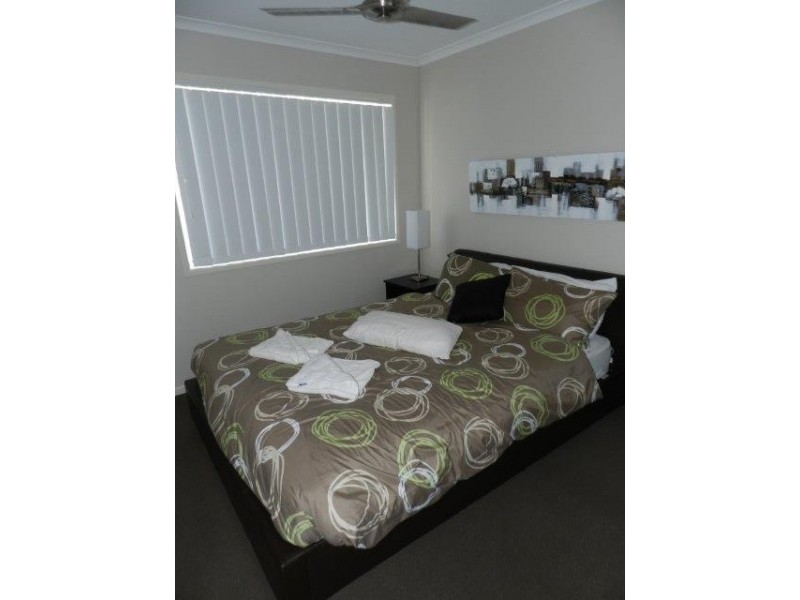 3/9 Cockatoo Drive, New Auckland QLD 4680