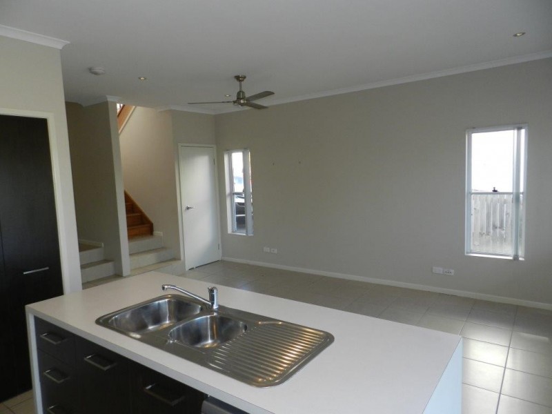 5/9 Cockatoo Drive, New Auckland QLD 4680