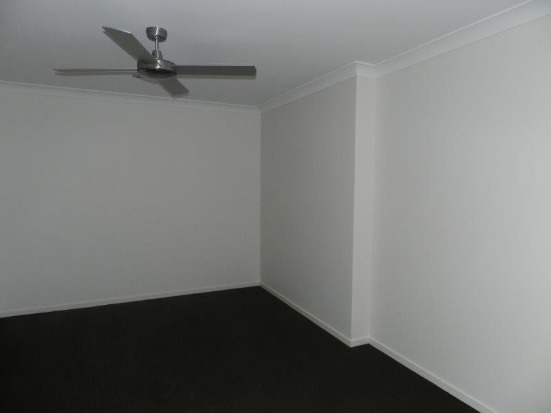 18 Florey Place, Kirkwood QLD 4680