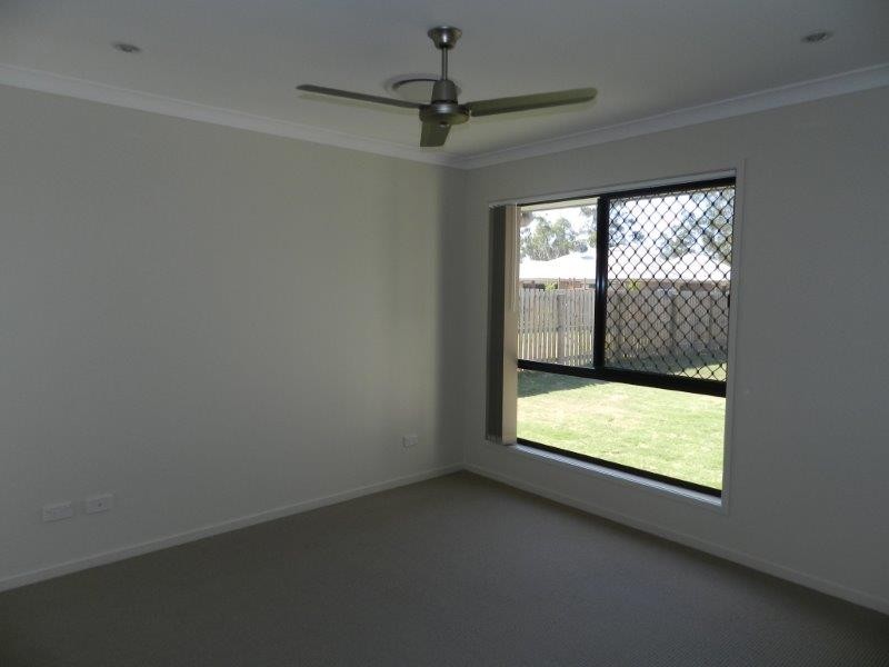 10 Kingfisher, New Auckland QLD 4680