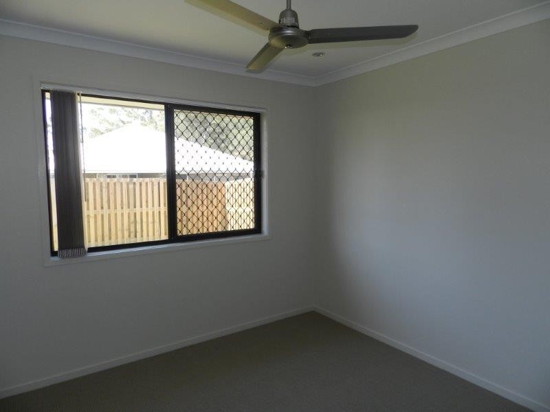 10 Kingfisher, New Auckland QLD 4680