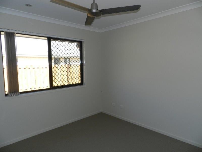 10 Kingfisher, New Auckland QLD 4680