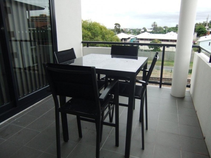 242/75 Central Lane, Gladstone QLD 4680