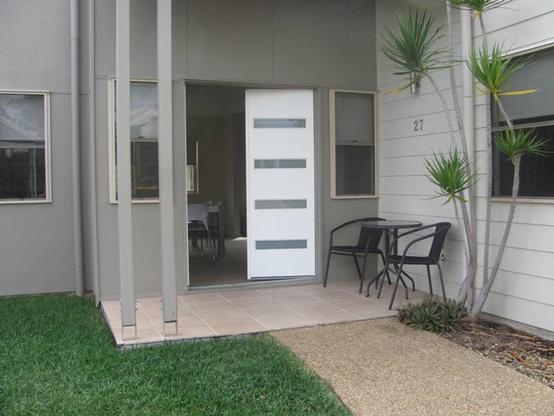 27/1 Michel Place, Telina QLD 4680