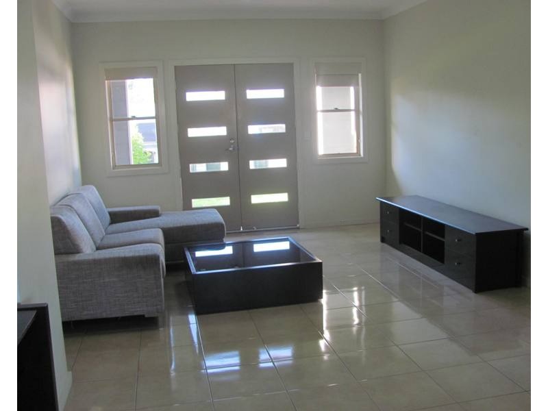 8/1 Michel Place, Telina QLD 4680