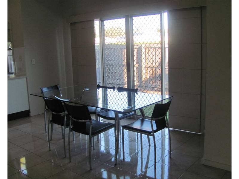 8/1 Michel Place, Telina QLD 4680