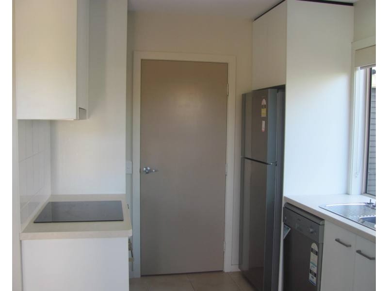 8/1 Michel Place, Telina QLD 4680