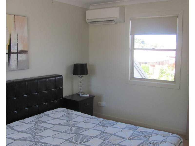 8/1 Michel Place, Telina QLD 4680