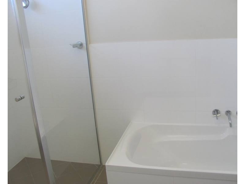 8/1 Michel Place, Telina QLD 4680