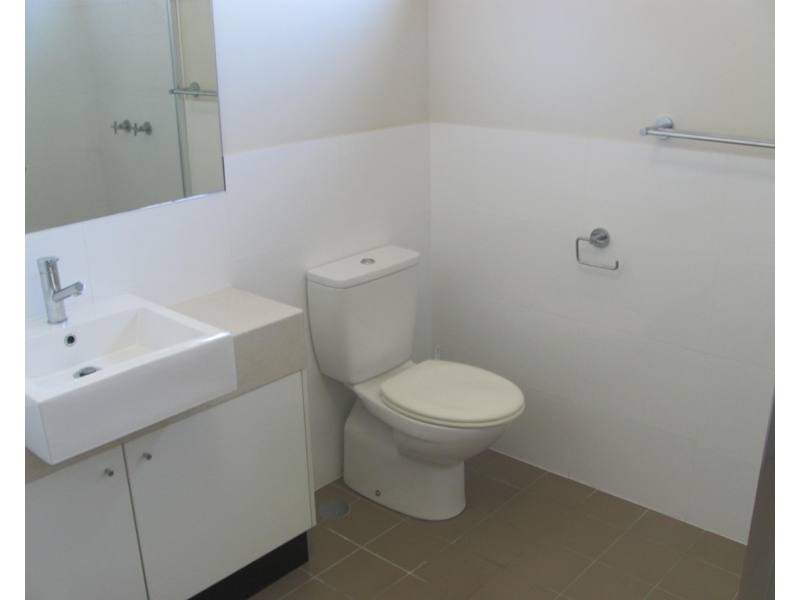 8/1 Michel Place, Telina QLD 4680