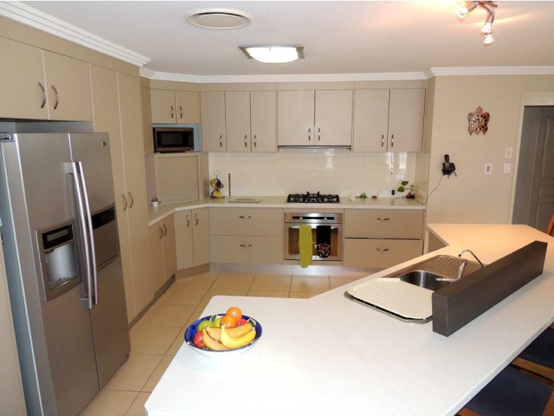 13 Victoria Avenue, Glen Eden QLD 4680