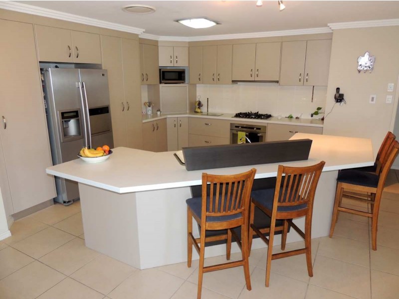 13 Victoria Avenue, Glen Eden QLD 4680