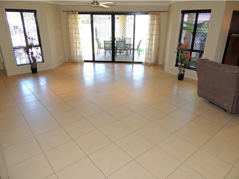 13 Victoria Avenue, Glen Eden QLD 4680