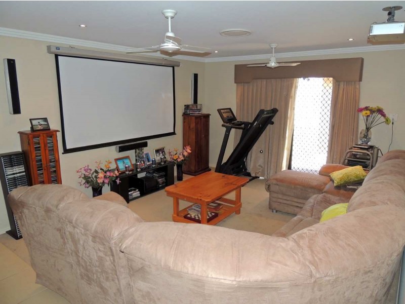 13 Victoria Avenue, Glen Eden QLD 4680