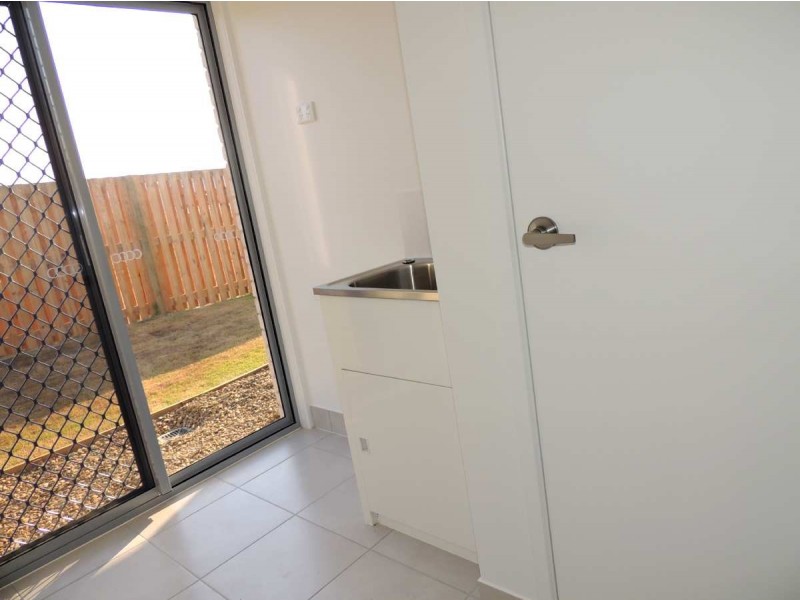 36 Bellbird Circuit, Kirkwood QLD 4680