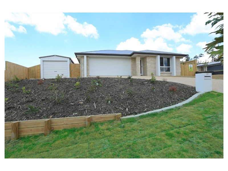 17 Broadwater Place, New Auckland QLD 4680