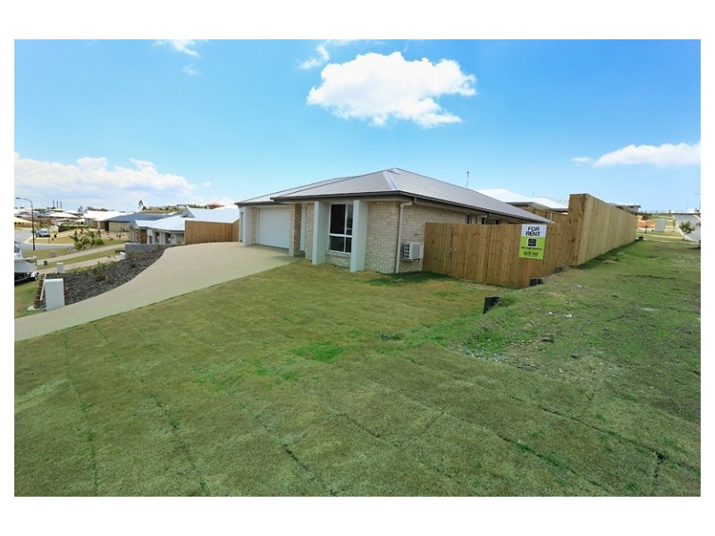 17 Broadwater Place, New Auckland QLD 4680