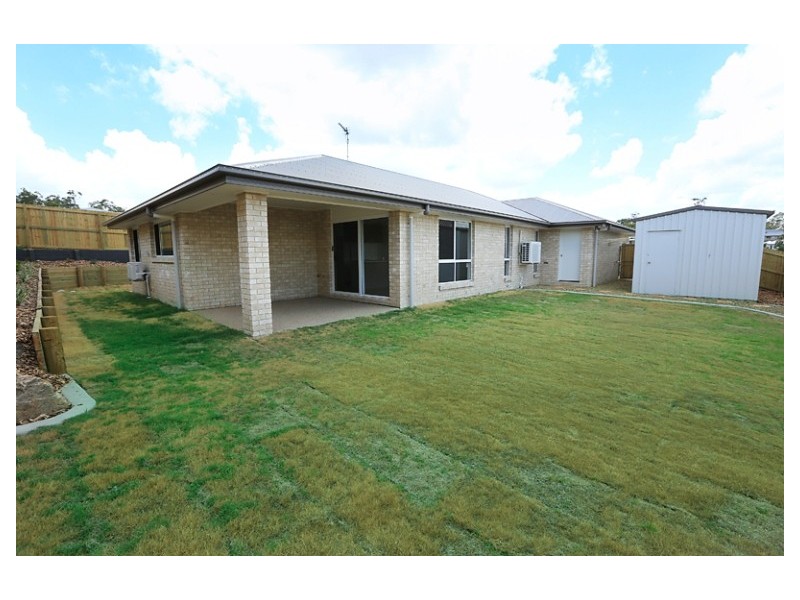 17 Broadwater Place, New Auckland QLD 4680