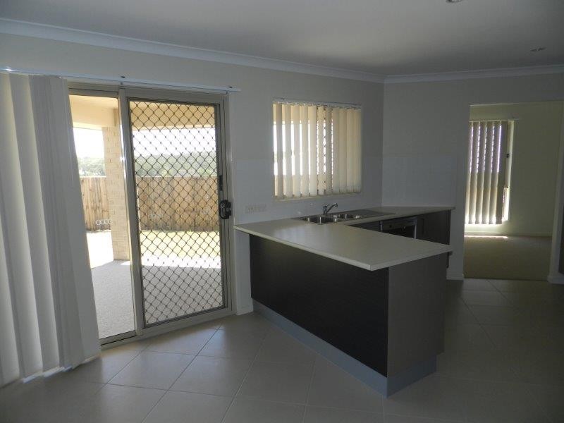 16 Blaxland Court, Glen Eden QLD 4680
