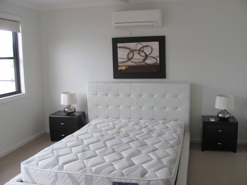 2/1 Michel Place, Telina QLD 4680