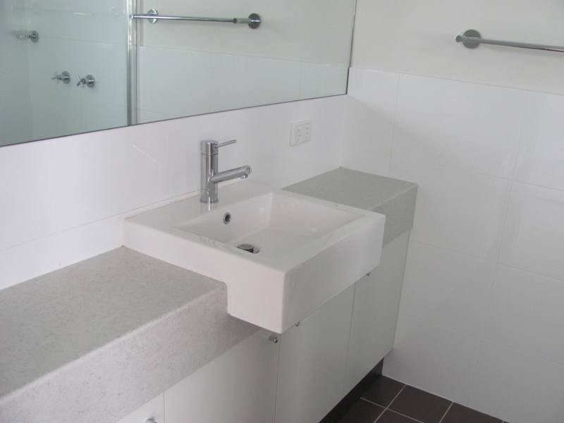 2/1 Michel Place, Telina QLD 4680