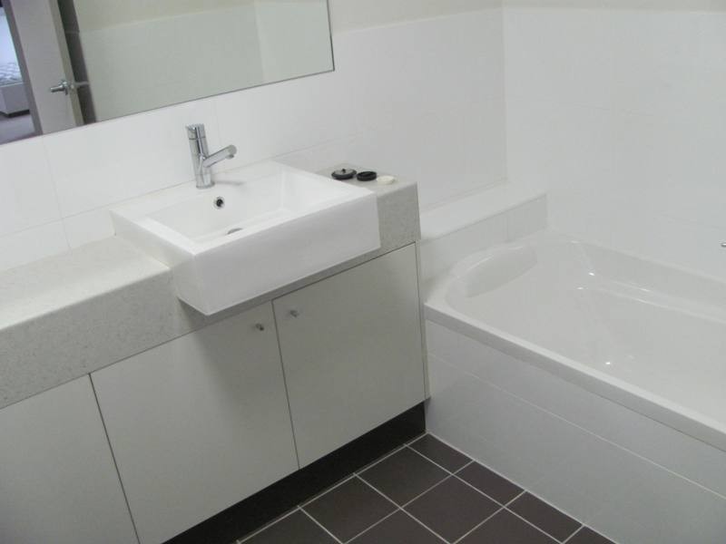 2/1 Michel Place, Telina QLD 4680