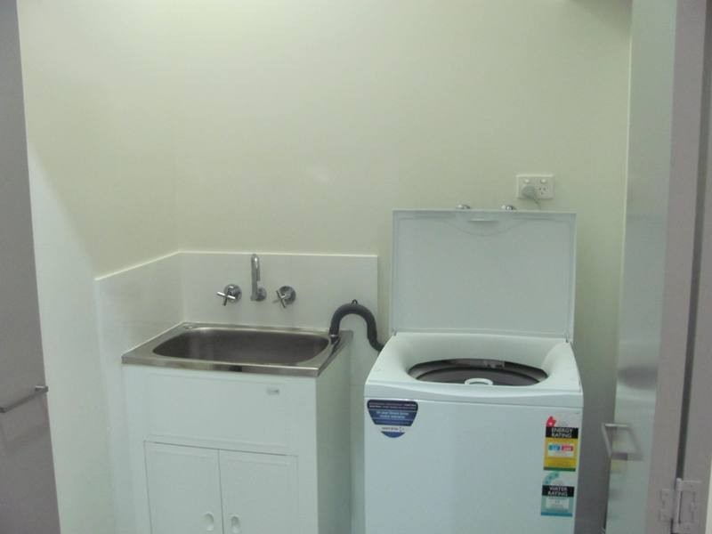 2/1 Michel Place, Telina QLD 4680