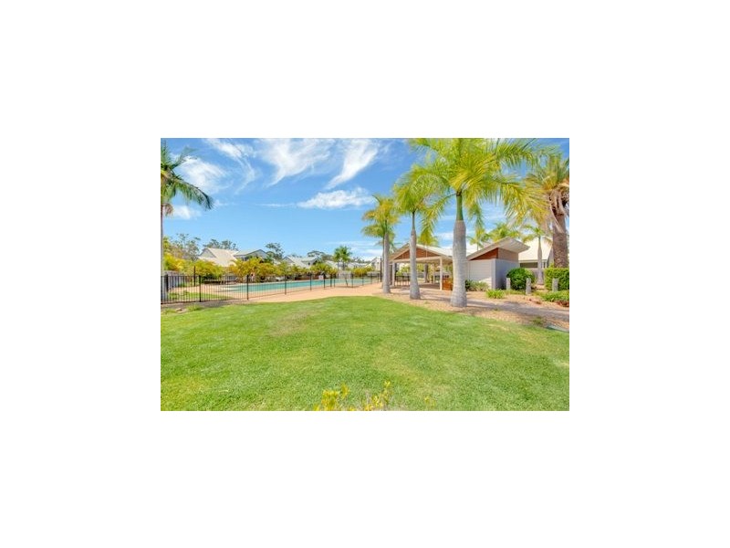 2/1 Michel Place, Telina QLD 4680