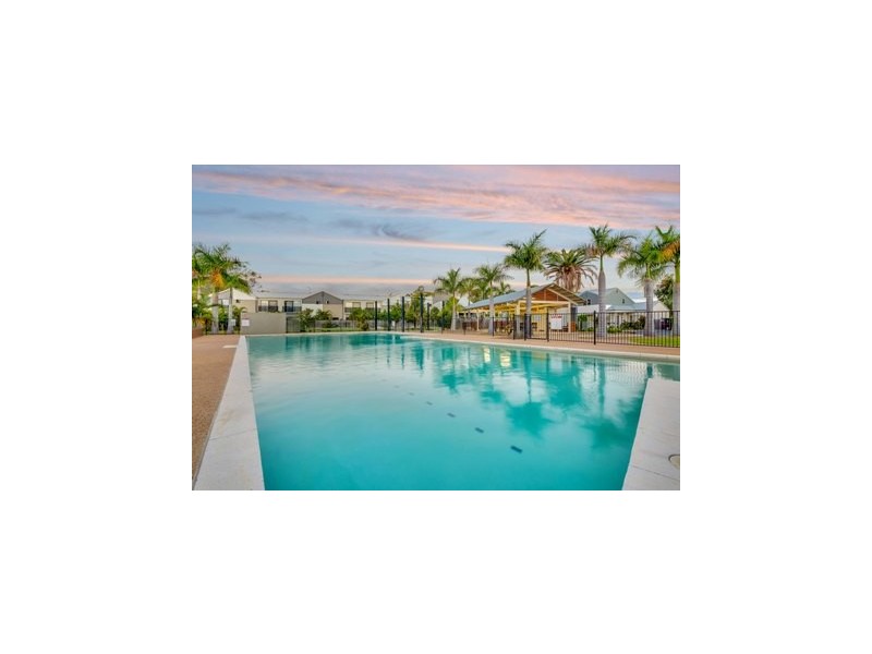 2/1 Michel Place, Telina QLD 4680