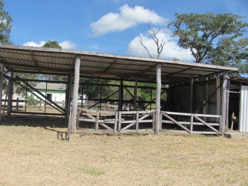 428 East End Road, East End QLD 4695