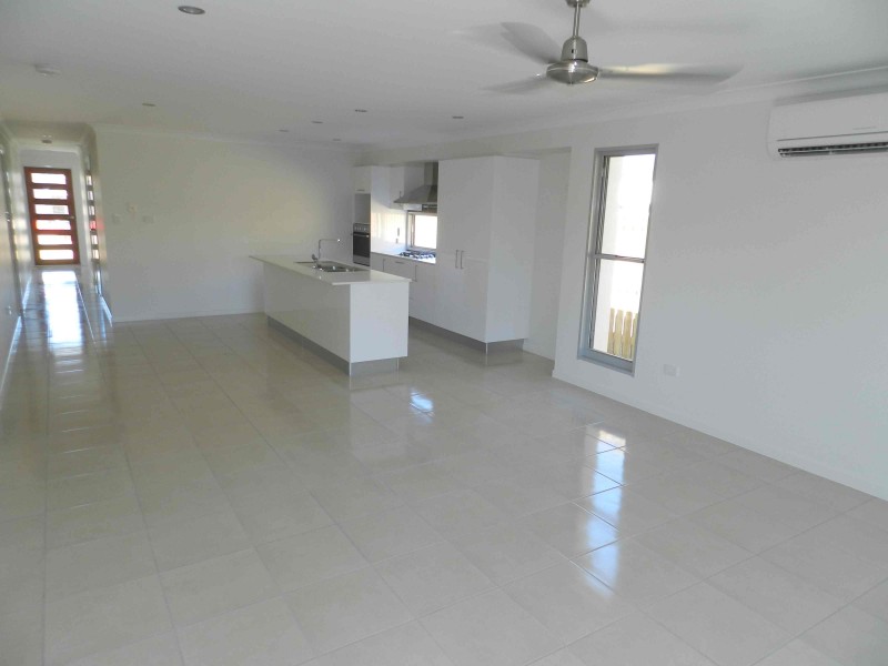 Unit 1 / 13 Sea Prince Circ., Hill Close, Clinton QLD 4680
