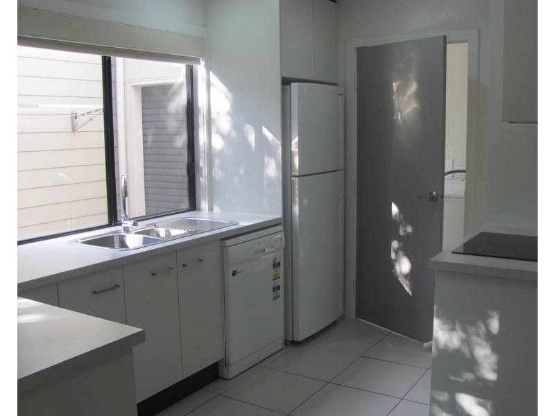 3/1 Michel Place, Telina QLD 4680