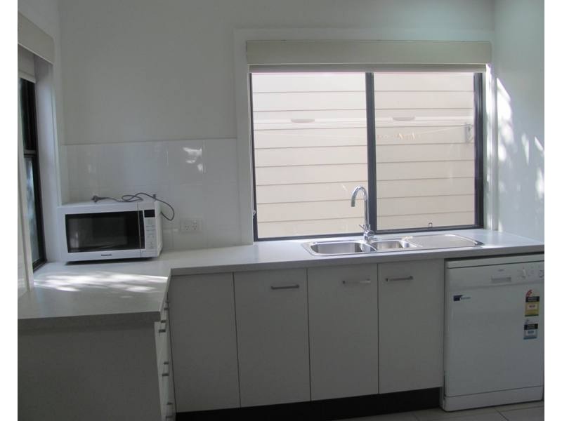 3/1 Michel Place, Telina QLD 4680