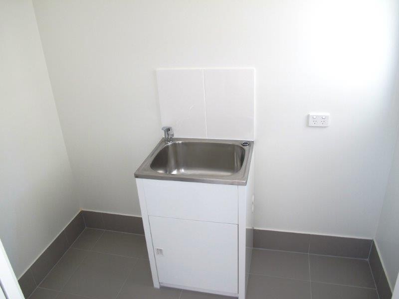 11 Carlsson Place, Kirkwood QLD 4680