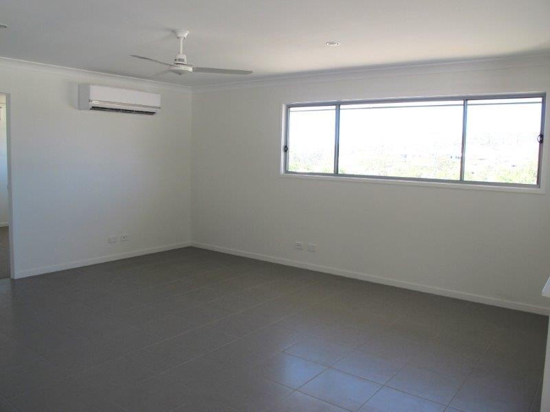 11 Carlsson Place, Kirkwood QLD 4680