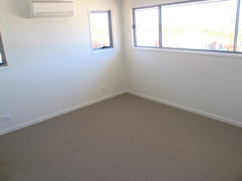 11 Carlsson Place, Kirkwood QLD 4680