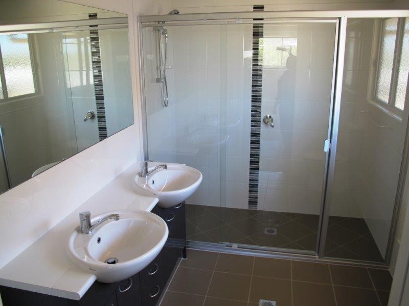 11 Carlsson Place, Kirkwood QLD 4680