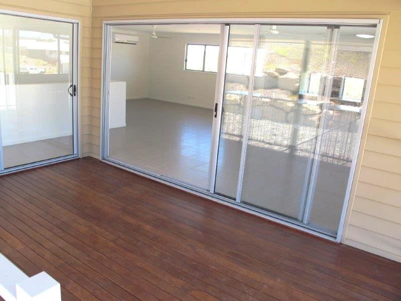 11 Carlsson Place, Kirkwood QLD 4680