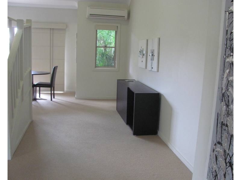 10/1 Michel Place, Telina QLD 4680