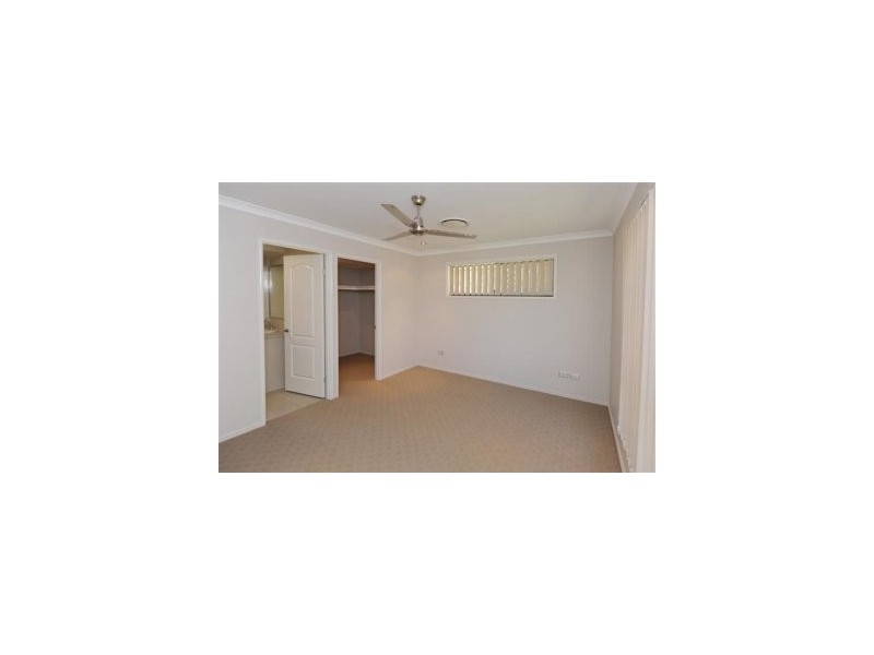 111 Penda Avenue, New Auckland QLD 4680
