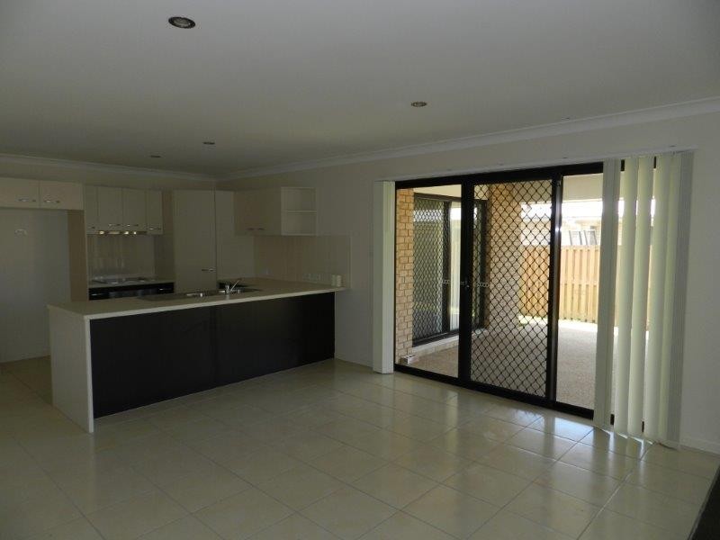 14 Sundew Street, New Auckland QLD 4680